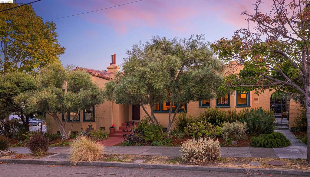 1564 Beverly Pl, Berkeley, CA 94706 — photo 1