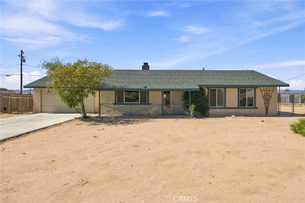 21011 Sioux Road, Apple Valley, CA 92308 — photo 1