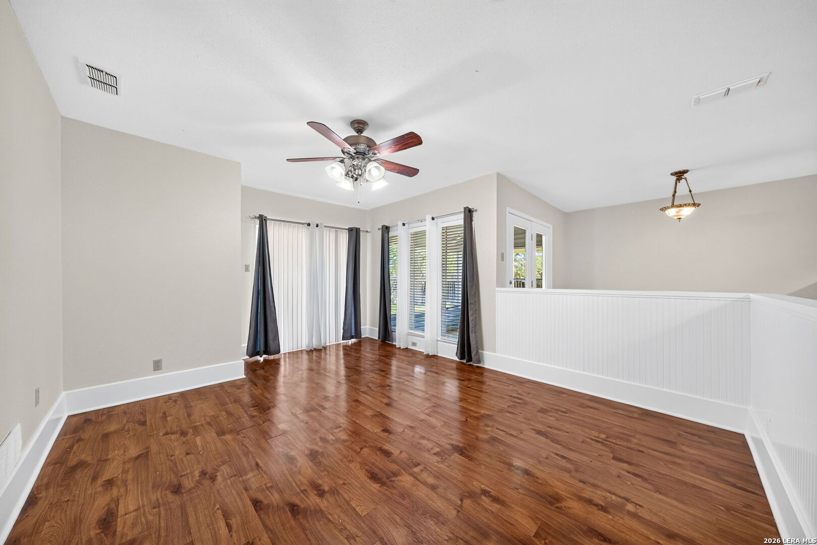825 MARILYN DR, , 78154 — photo 1
