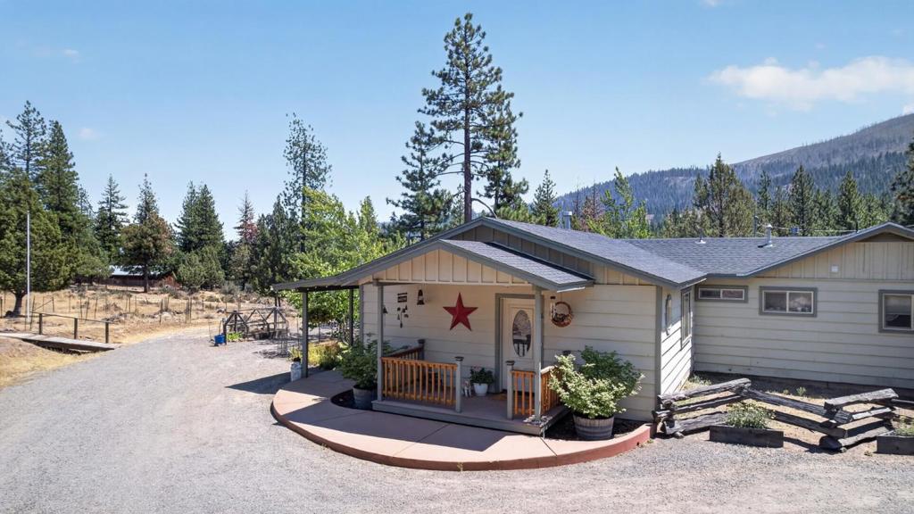 695075 Gold Run Road, Susanville, CA 96130 — photo 1