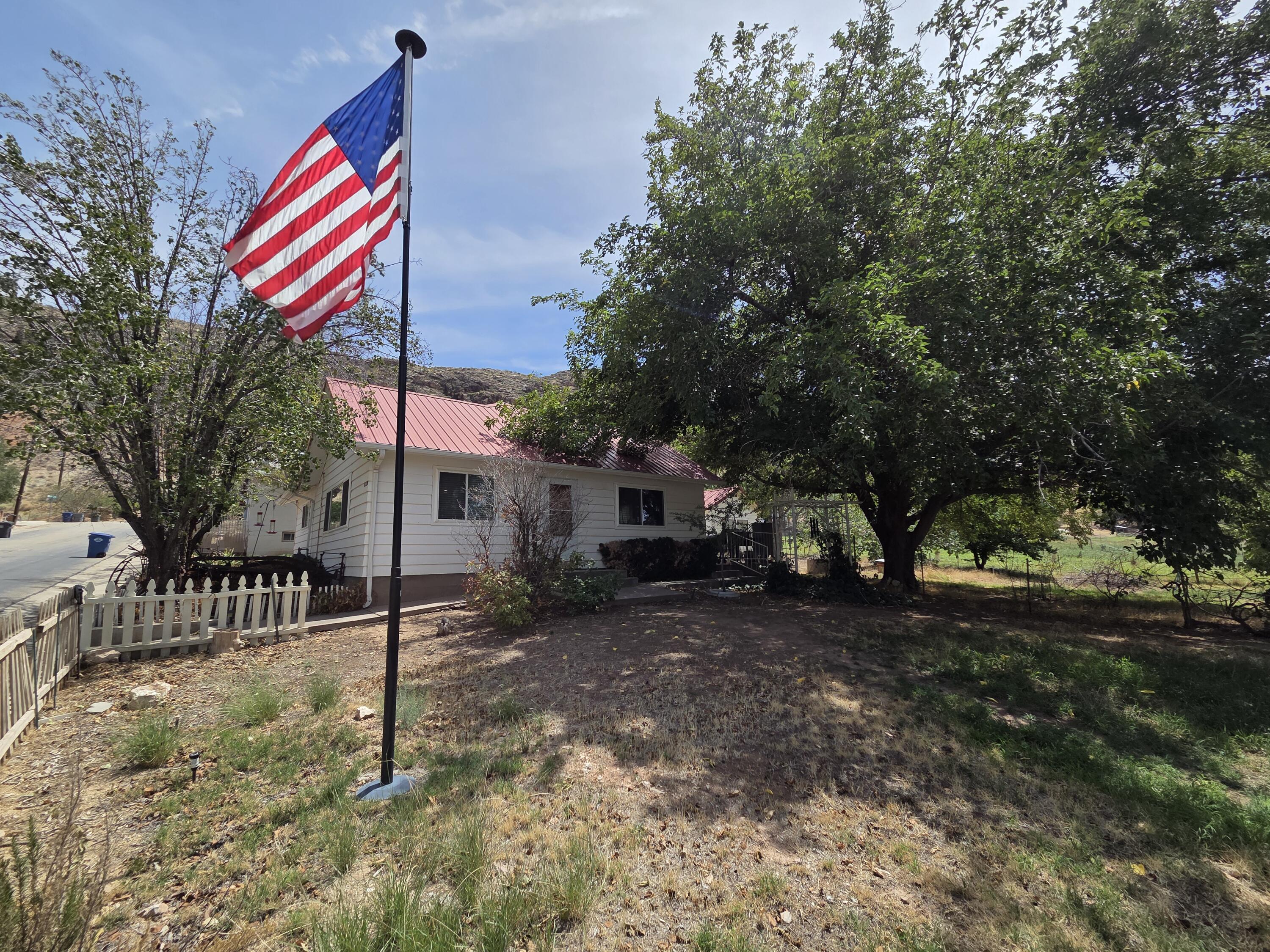 64 E 200 S, La Verkin, UT 84745