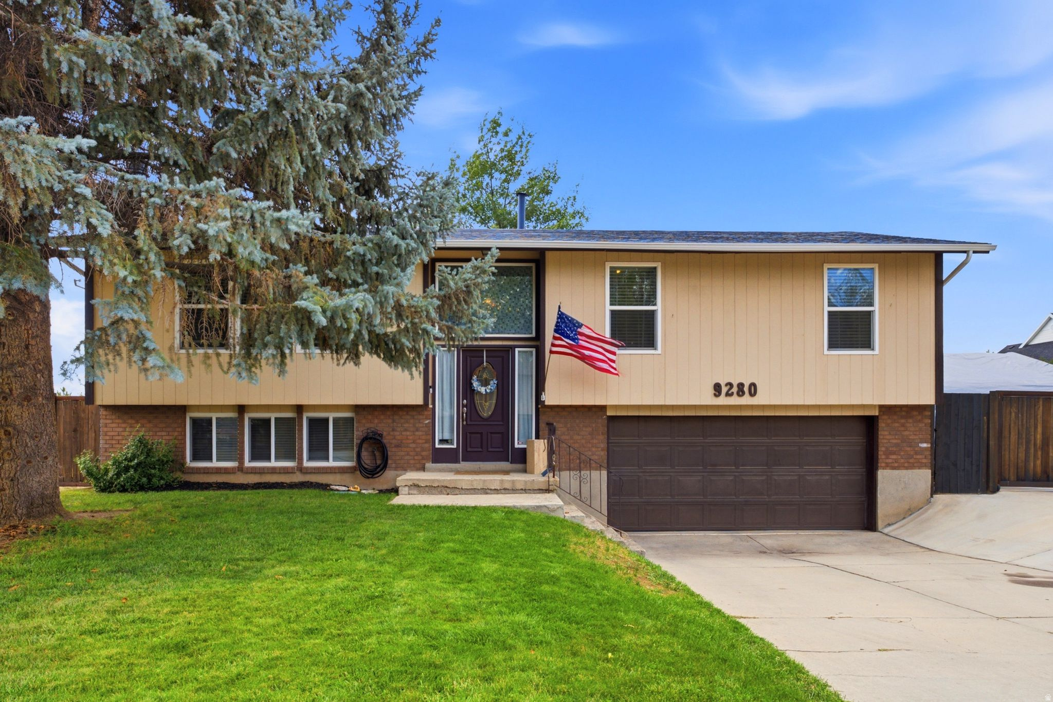 9280 S LAURA ANNE WAY, Sandy, UT 84094 — photo 1