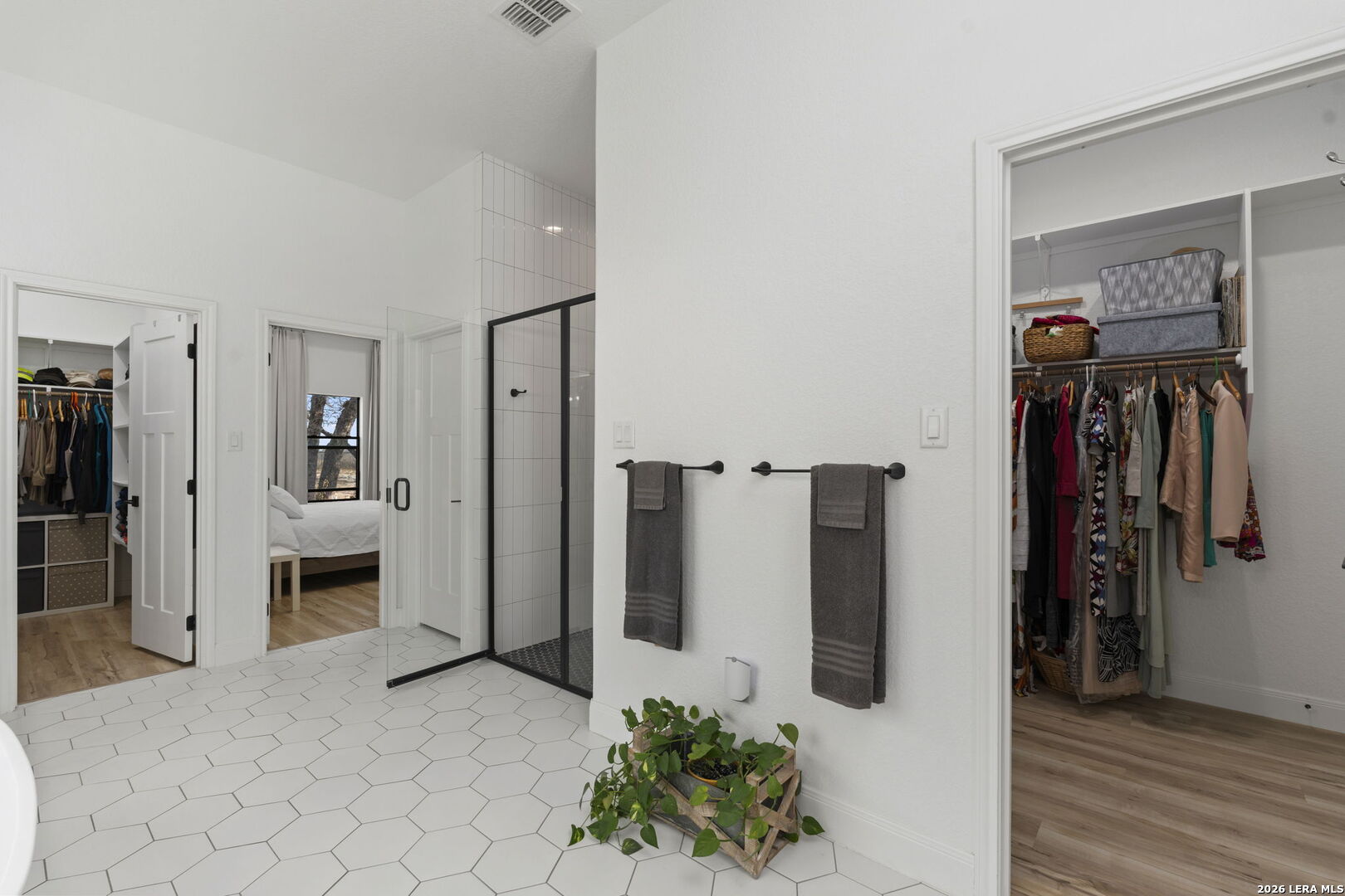 200 OAK FIELDS DR, ,  78114 — photo 1