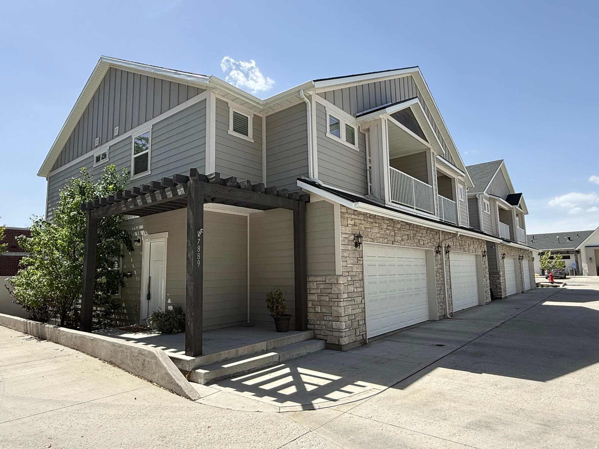 7889 S 700 E, Sandy, UT 84070 — photo 1