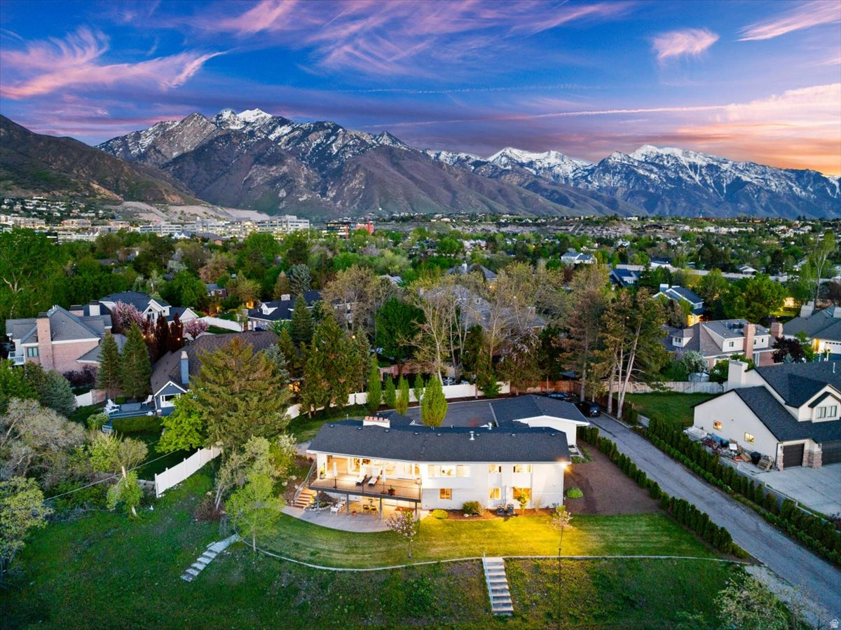 2424 E OAKCREST LN, Holladay, UT 84121 — photo 1