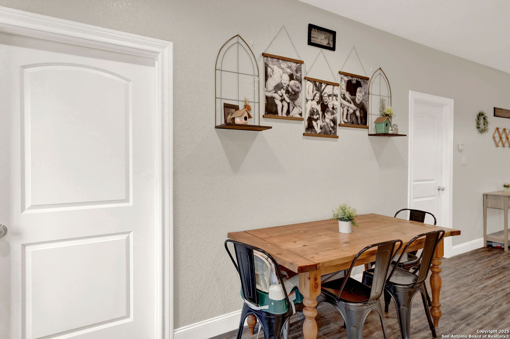 1301 Avenue H, ,  78861 — photo 1