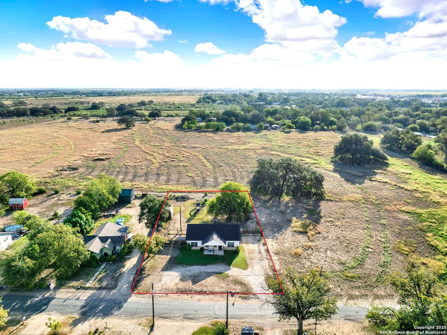 1301 Avenue H, Hondo, TX 78861 — photo 1