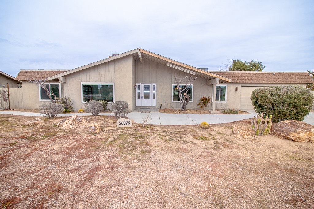 20376 Tonawanda, Apple Valley, CA 92307 — photo 1