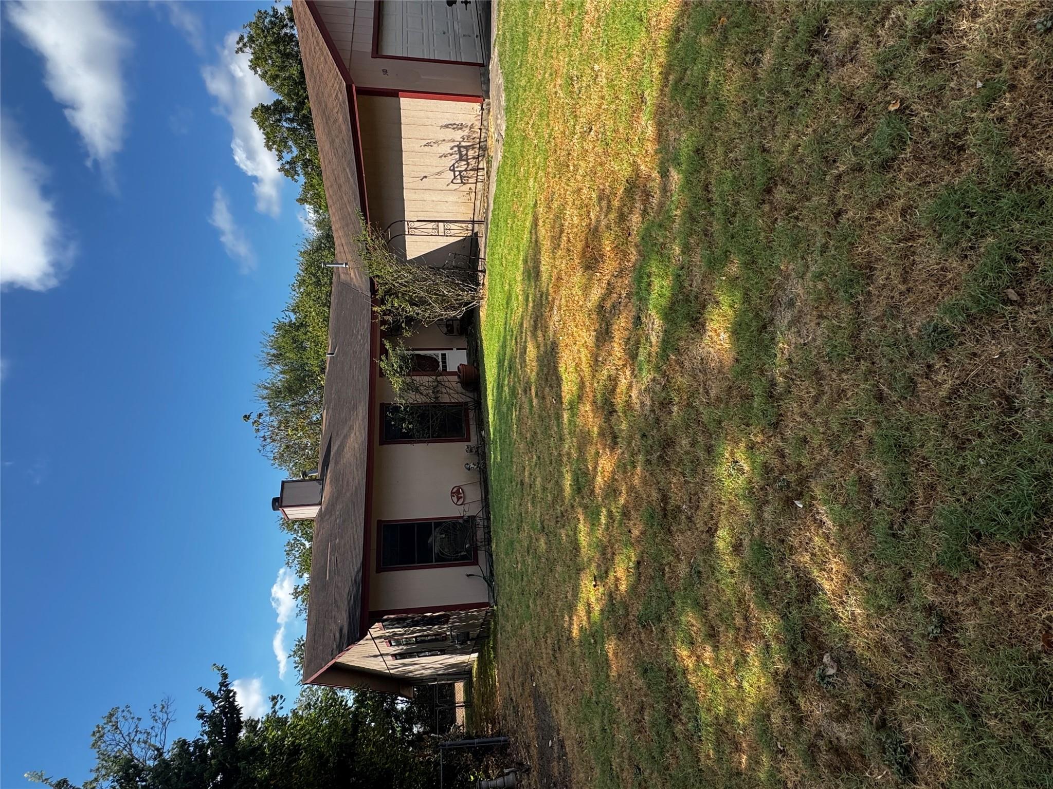 500  Hosack St, Taylor, TX 76574 — photo 1