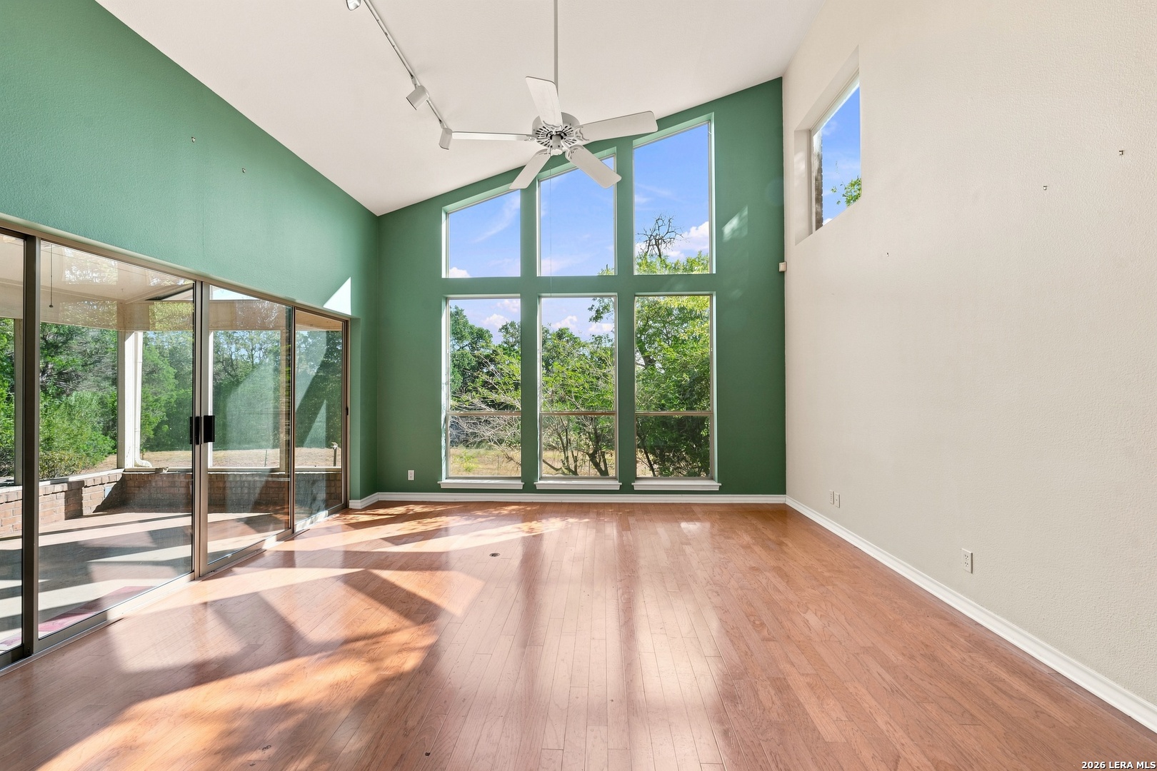 20623 HELOTES CREEK RD, ,  78023 — photo 1