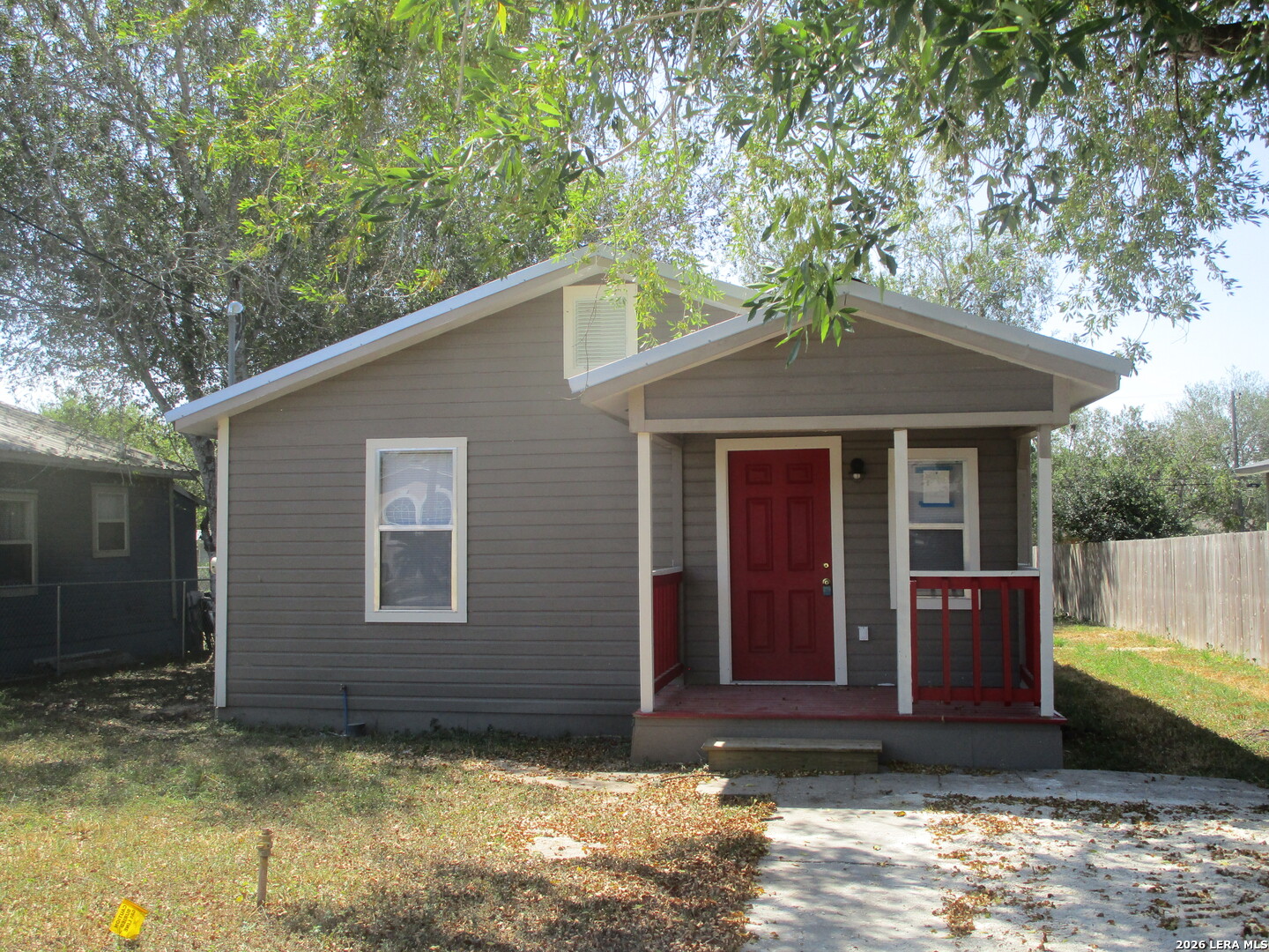 506 E SARAH ST
