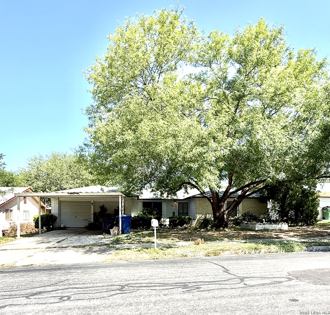 523 SOLAR DR, San Antonio, TX 78227 — photo 1