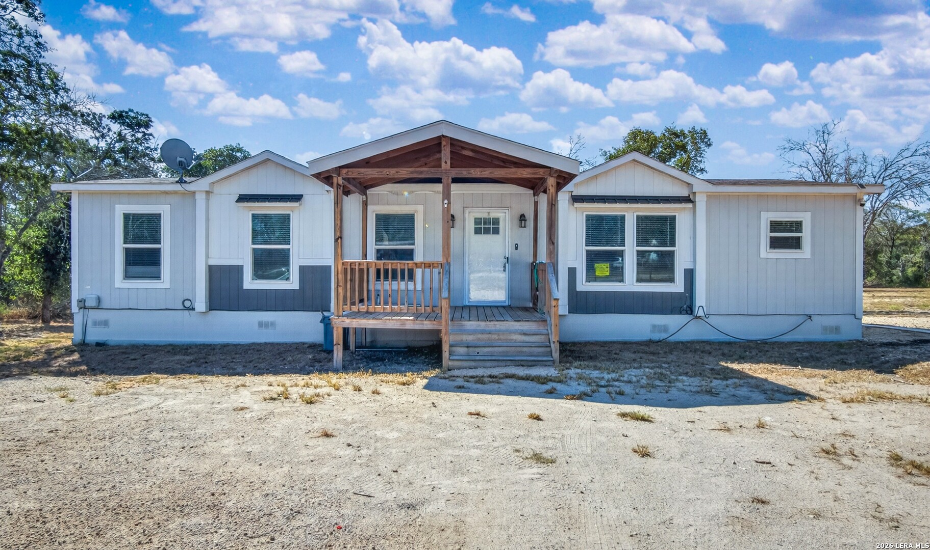 209 Sandy Oaks Dr, Seguin, TX 78155 — photo 1