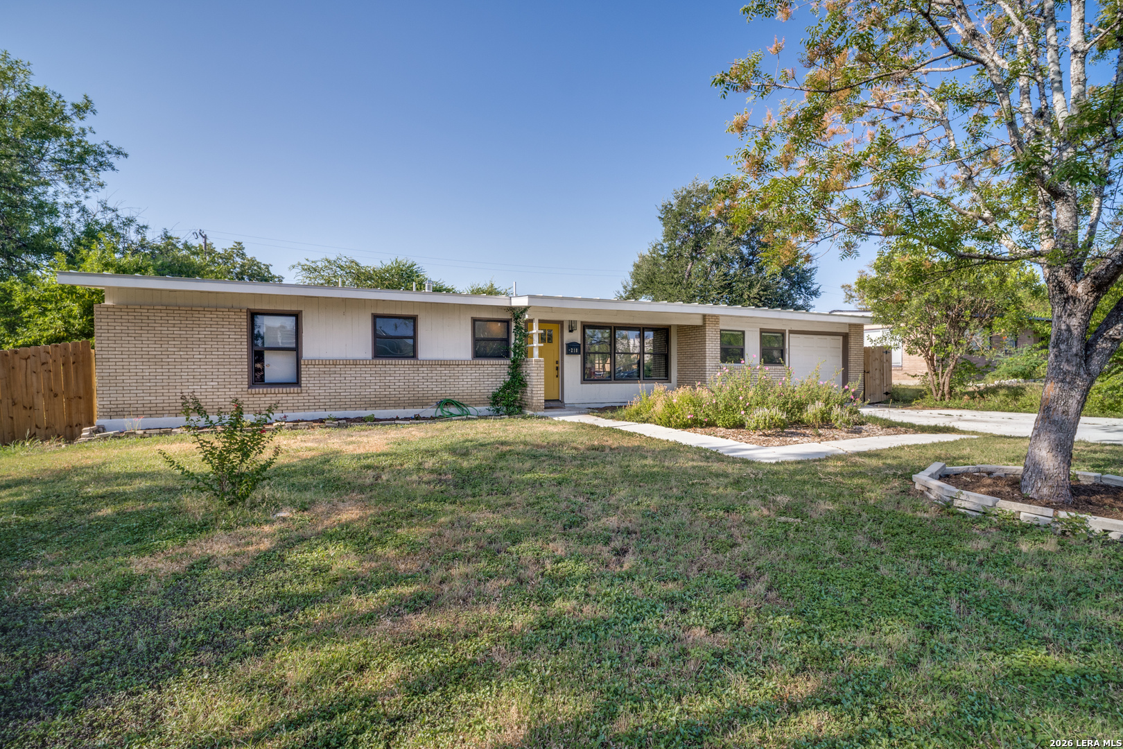 218 Sprucewood Ln, San Antonio, TX 78216 — photo 1
