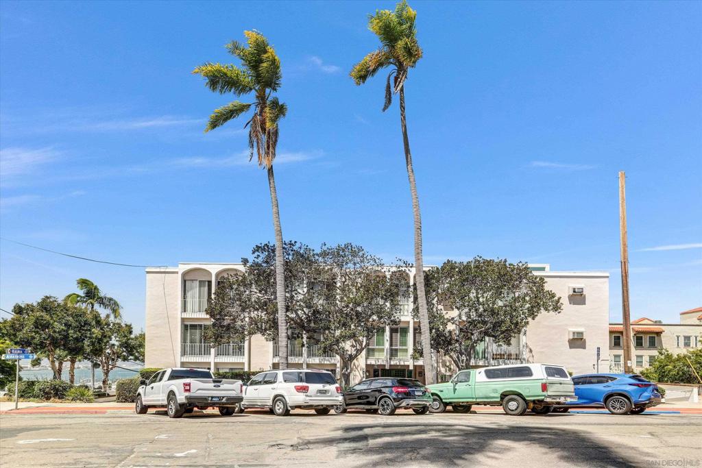 2410 Albatross St 9, San Diego, CA 92101 — photo 1