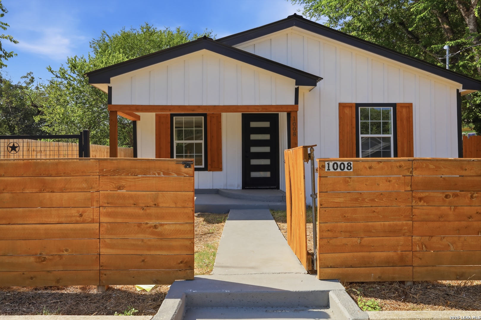1008 Stonewall, San Antonio, TX 78211 — photo 1
