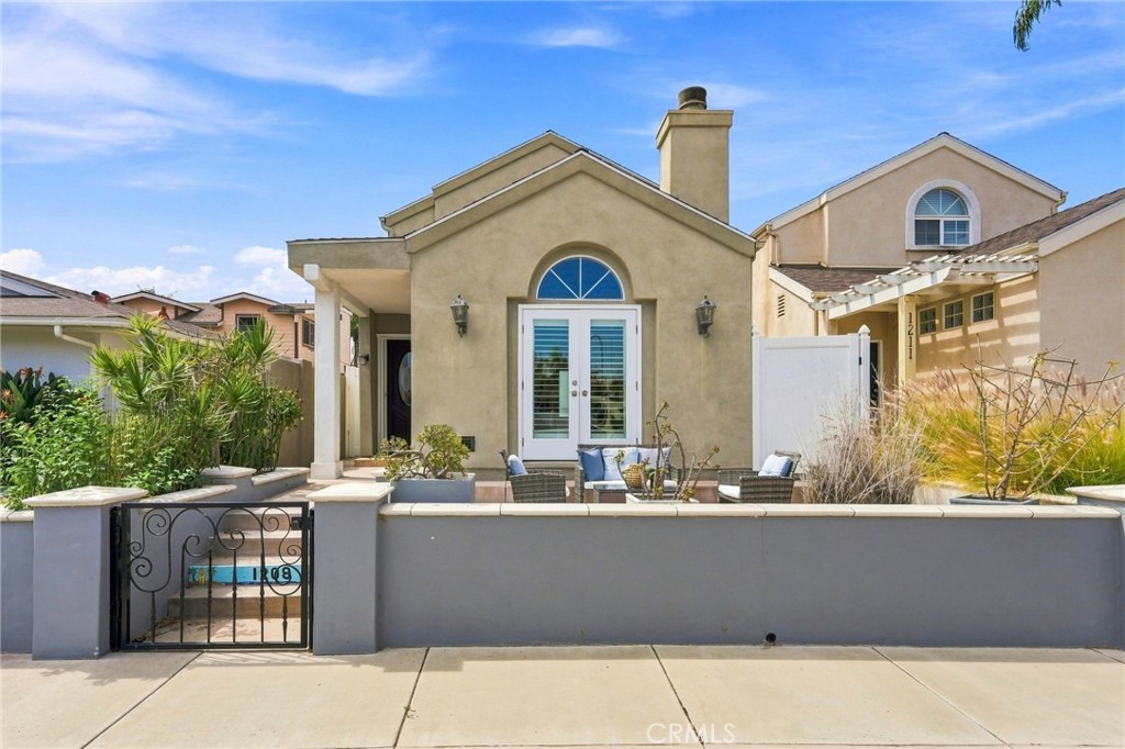 1209 Huntington Street, Huntington Beach, CA 92648 — photo 1