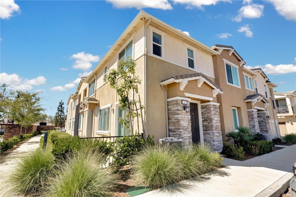 16571 Wyndham 11, Fontana, CA 92336 — photo 1