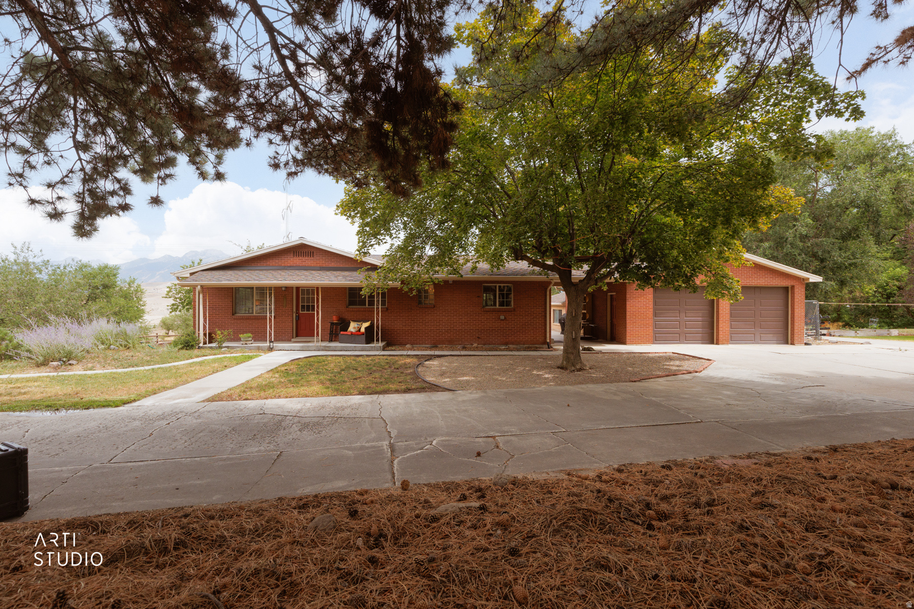 16535 S REDWOOD RD