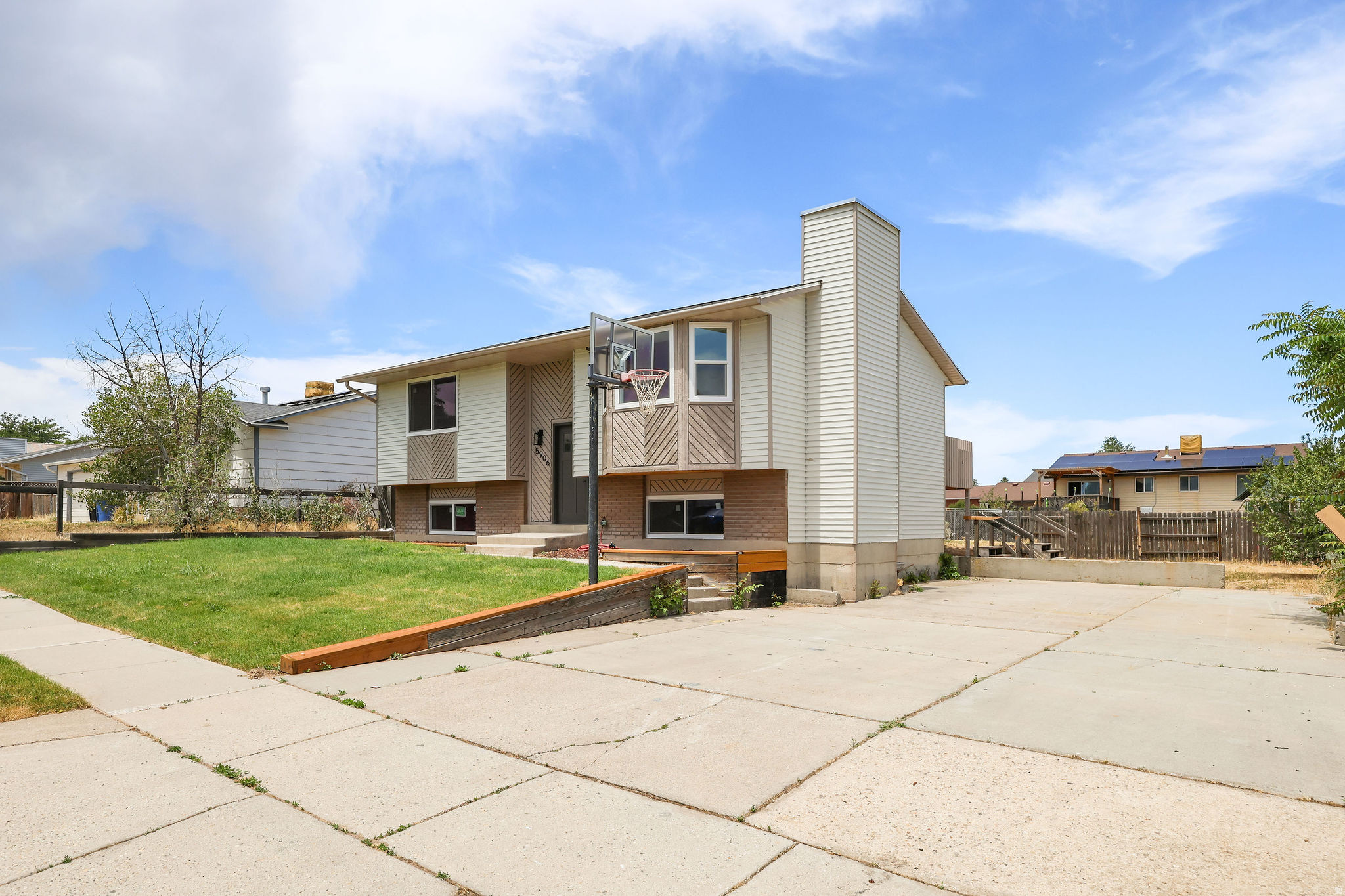 5906 W PLUMBAGO AVE