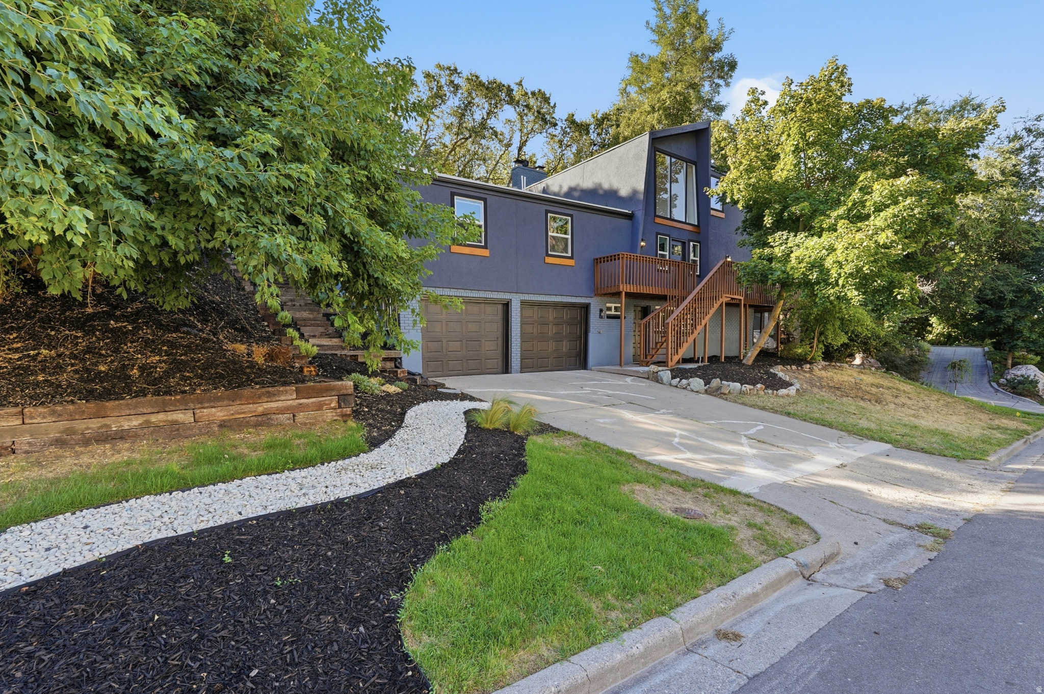 1440 E SHADY LN