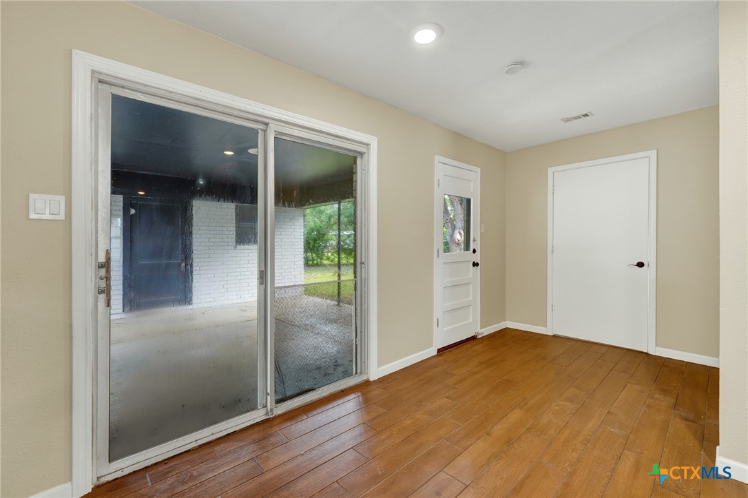 153 Swan, New Braunfels, TX 78130 — photo 1