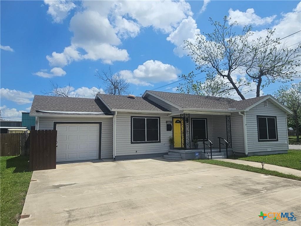 2002 N Wheeler Street, Victoria, TX 77901 — photo 1