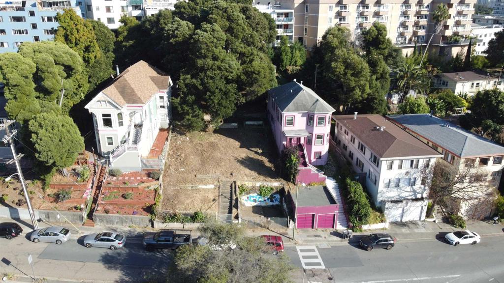 176 Orange St, Oakland, CA 94610 — photo 1