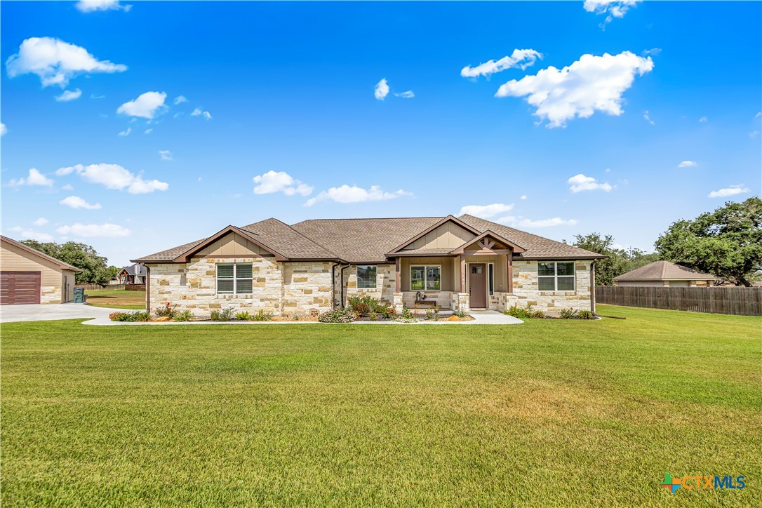 106 Laurel Oak Circle, Cuero, TX 77954 — photo 1