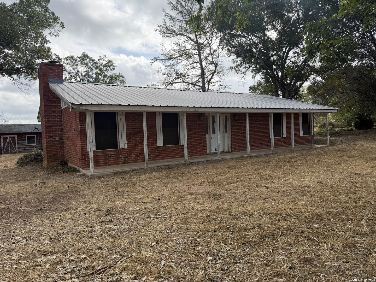 415 SE MAIN ST, Stockdale, TX 78160 — photo 1