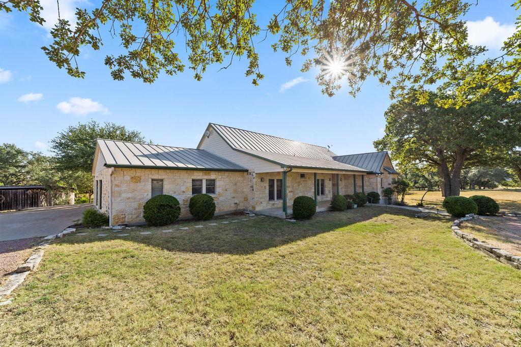 285  Triple Creek Rd, Fredericksburg, TX 78624 — photo 1
