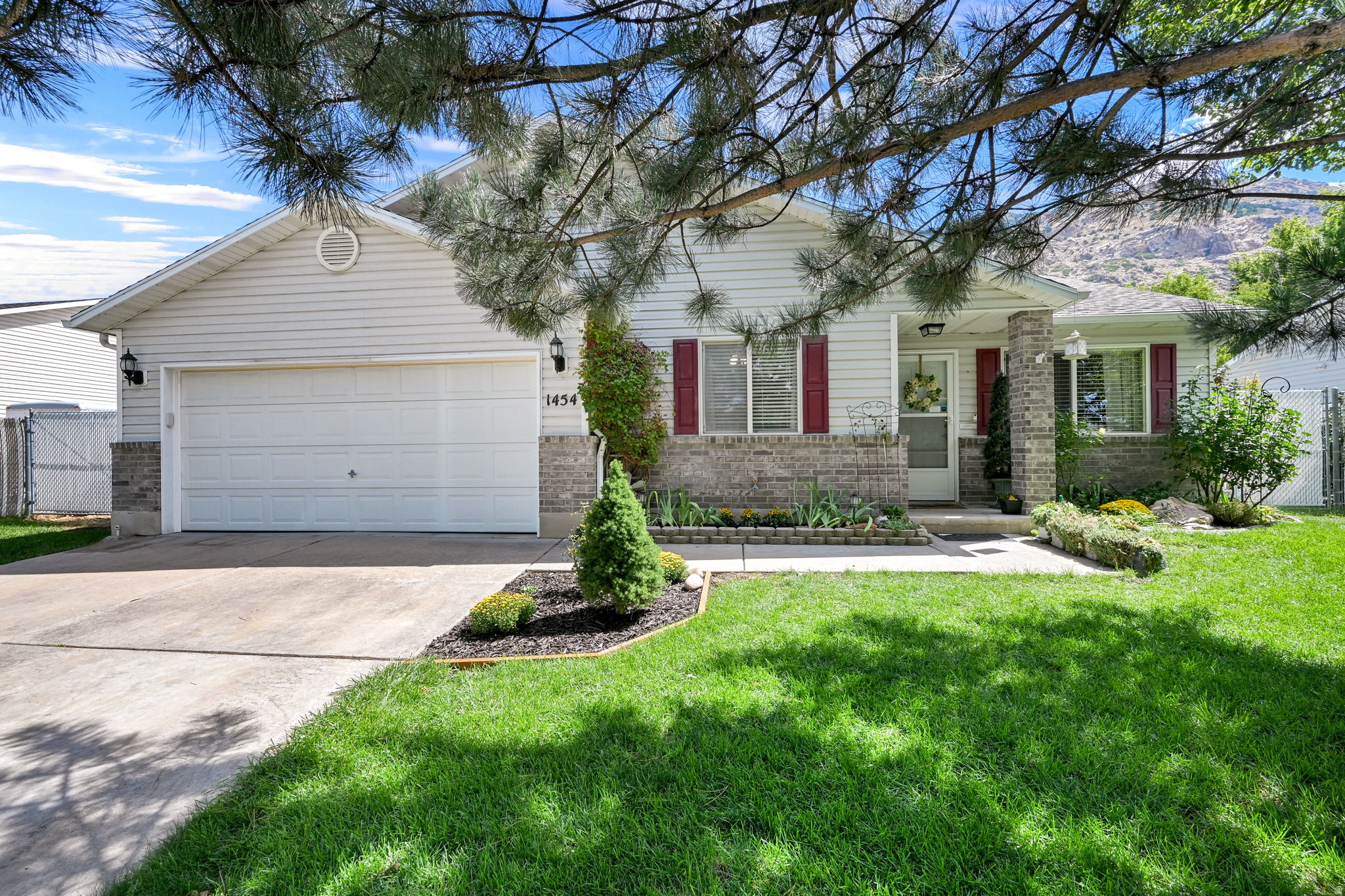 1454 N LEWIS PEAK DR, Ogden, UT 84404 — photo 1