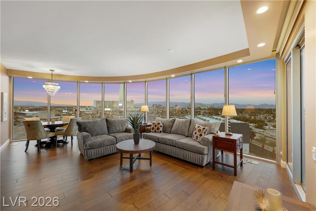322 Karen Avenue 807, Las Vegas, NV 89109 — photo 1