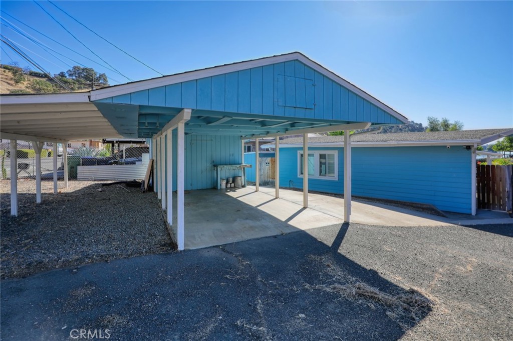 12953 Lakeshore