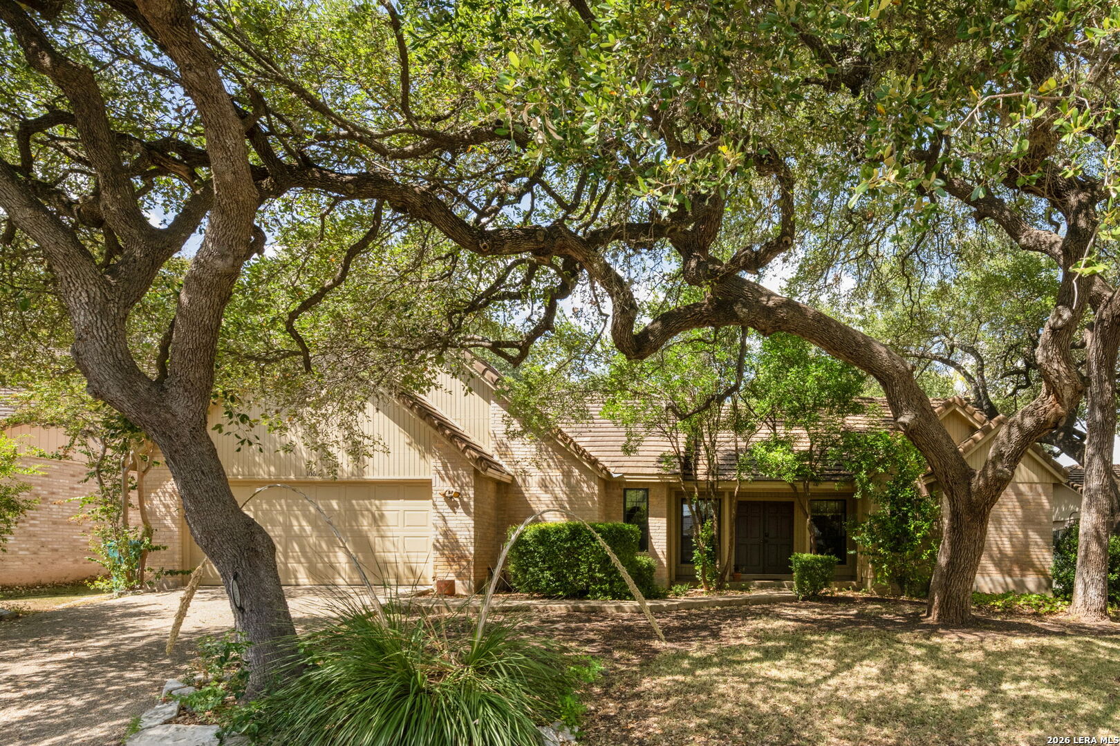 106 SADDLE CLUB CIR, Boerne, TX 78006 — photo 1
