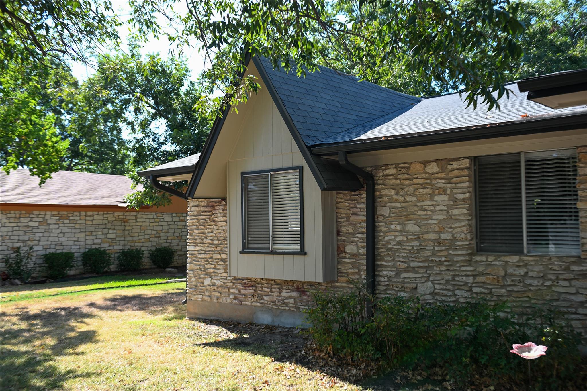 401 Dove Creek Dr, Round Rock, TX 78664 — photo 1