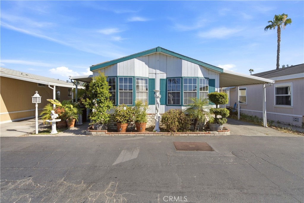 1925 E La Veta Avenue 49
