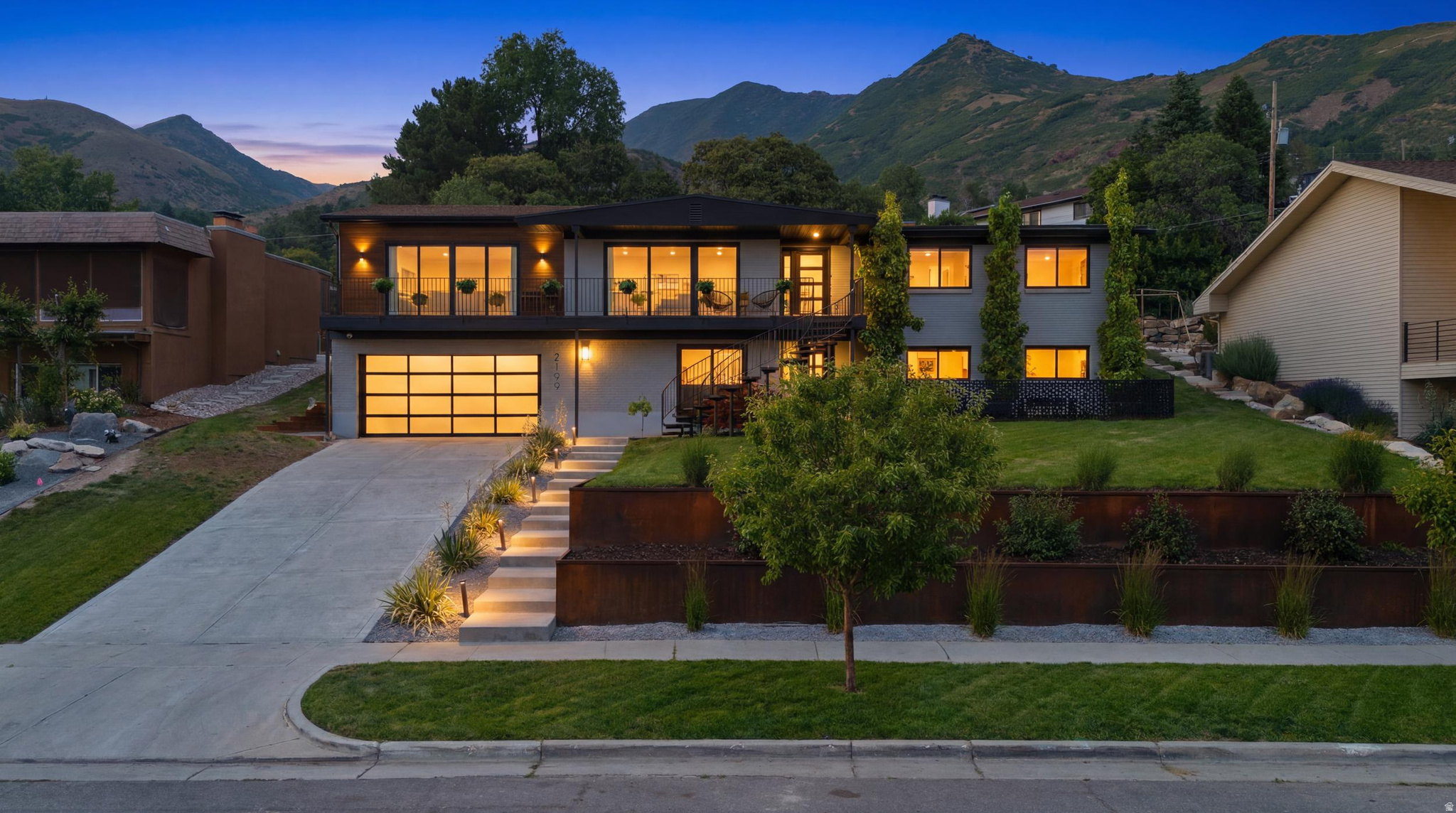 2199 S SCENIC DR, Salt Lake City, UT 84109 — photo 1