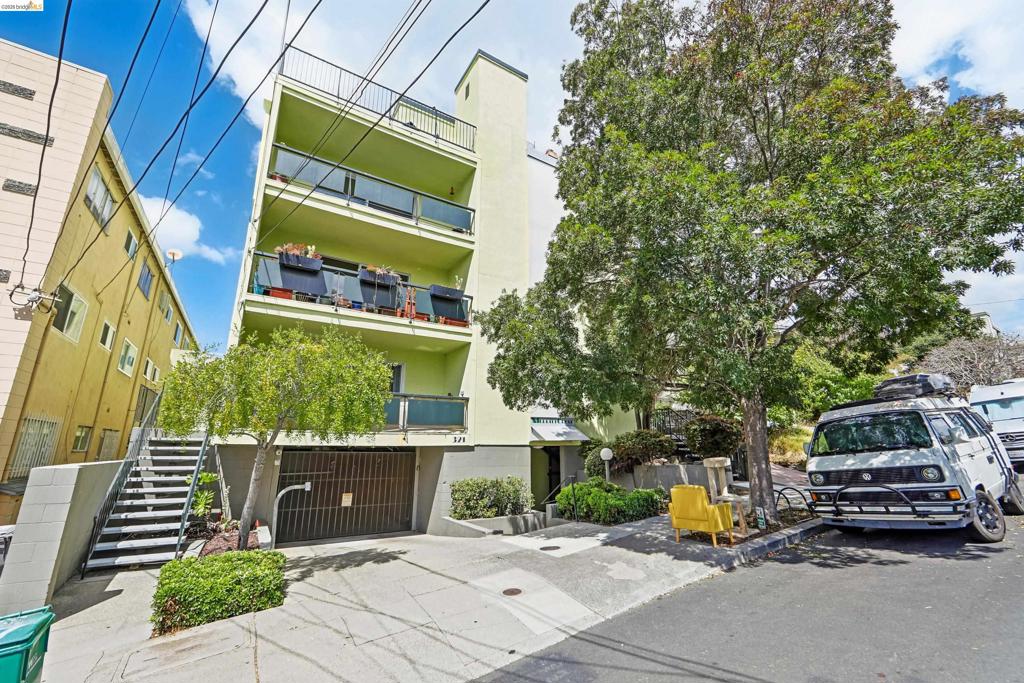 321 Warwick Ave 303, Oakland, CA 94610 — photo 1
