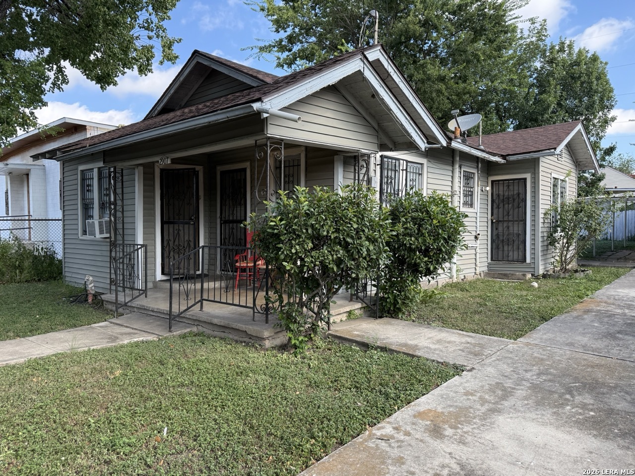 2907 MORALES ST, San Antonio, TX 78207 — photo 1