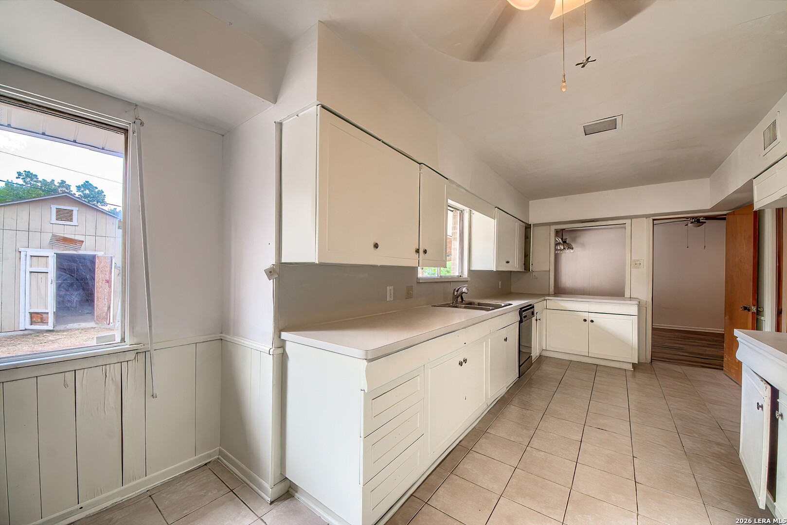 111 SHADYWOOD LN, , 78216 — photo 1