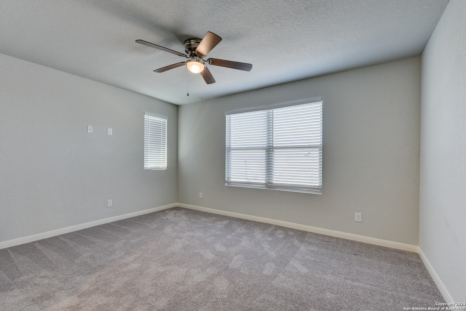 1945 EDELWEISS, , 78130 — photo 1
