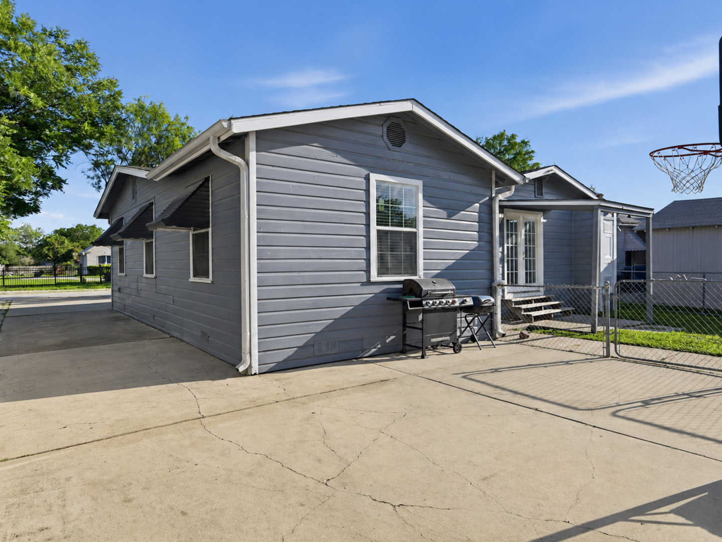 663 W PYRON AVE, ,  78221 — photo 1