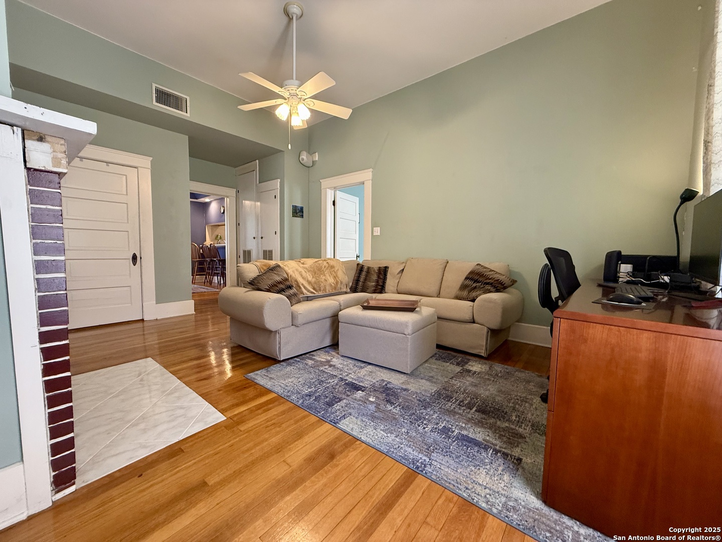 323 6th, , 78119 — photo 1