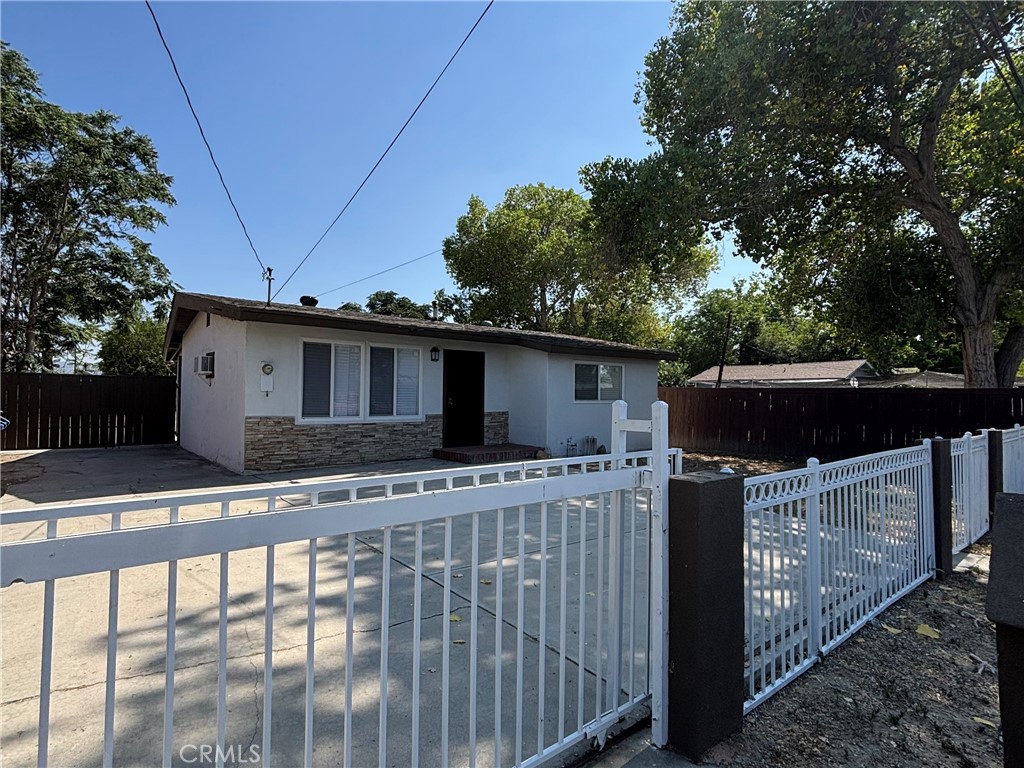 885 San Jacinto, San Bernardino, CA 92408 — photo 1