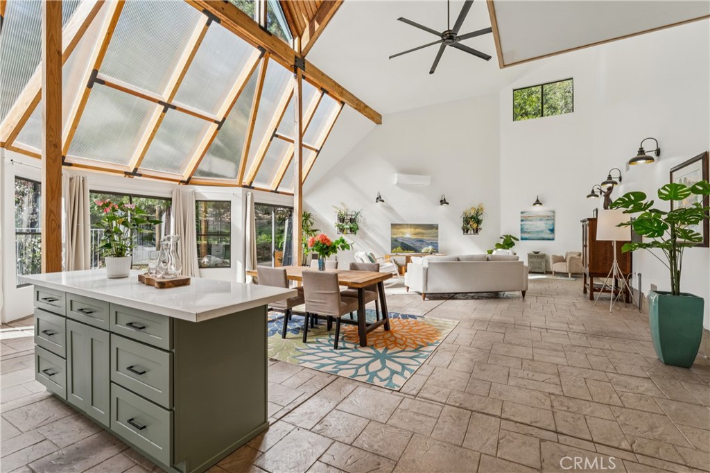 113 Brentwood, Lake Arrowhead, CA 92352 — photo 1
