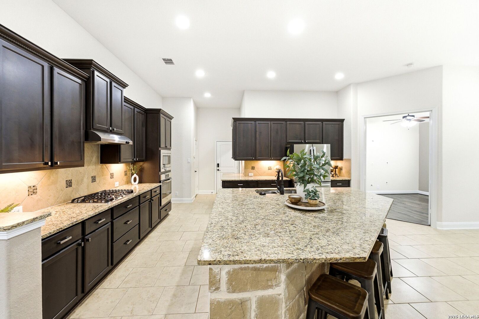 2019 GLENDON DR, ,  78260 — photo 1