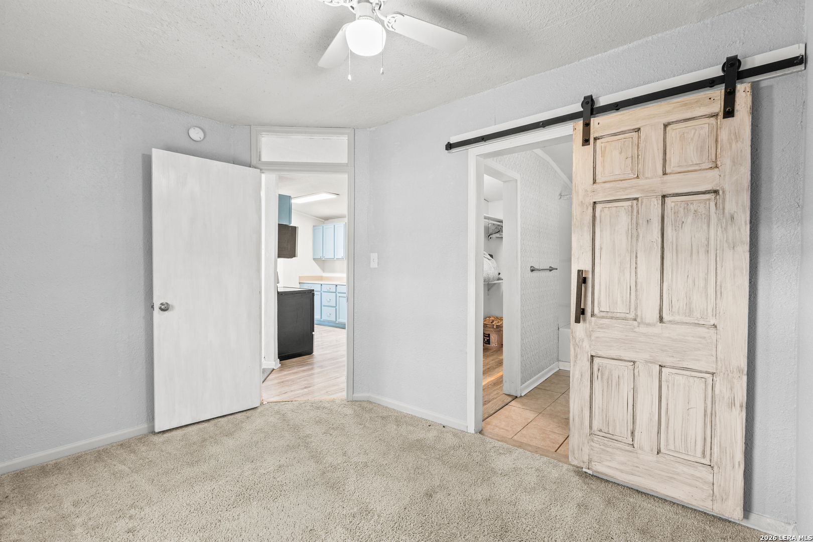 130 SCENIC VIEW DR, ,  78070 — photo 1