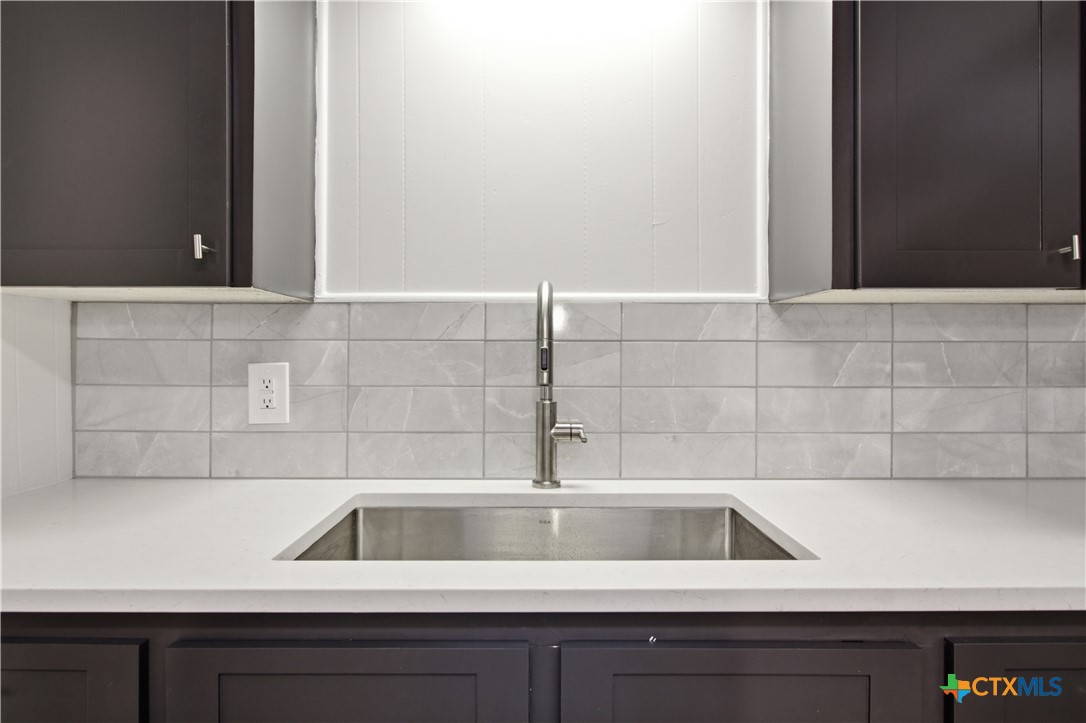 1400 Magnolia, Belton, TX 76513 — photo 1