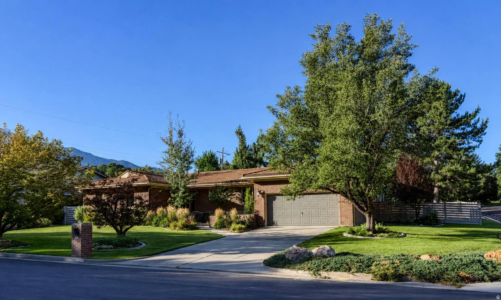 2924 E ROBIDOUX RD, Sandy, UT 84093 — photo 1